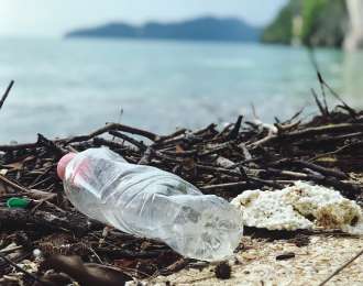 Zdjęcie aktualności W Chodzieży zostaną zainstalowane zgniatarki do plastikowych butelek. Pieniądze na urządzenia pochodzą z Unii Europejskiej